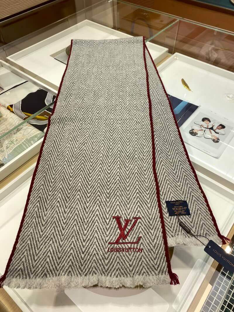 Louis Vuitton Cashmere Scarf M71040