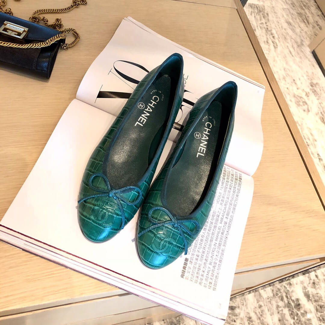 Chanel Crocodile Patent CC Cap Toe Flats Ballerinas G02819