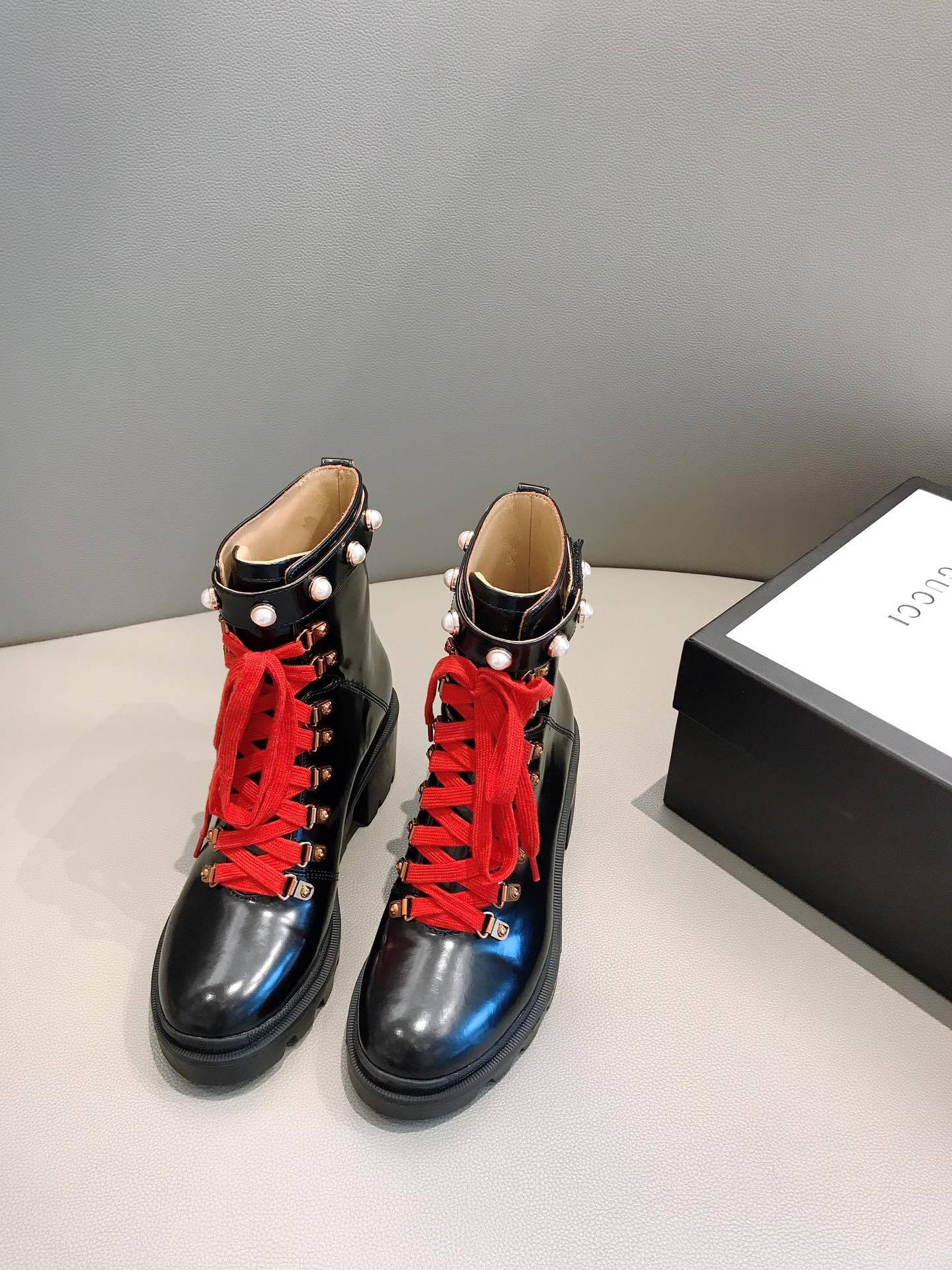 Gucci Leather Ankle Boot 497372
