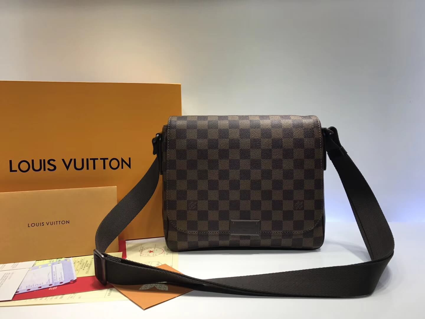Louis Vuitton Damier Ebene Canvas District PM N41212