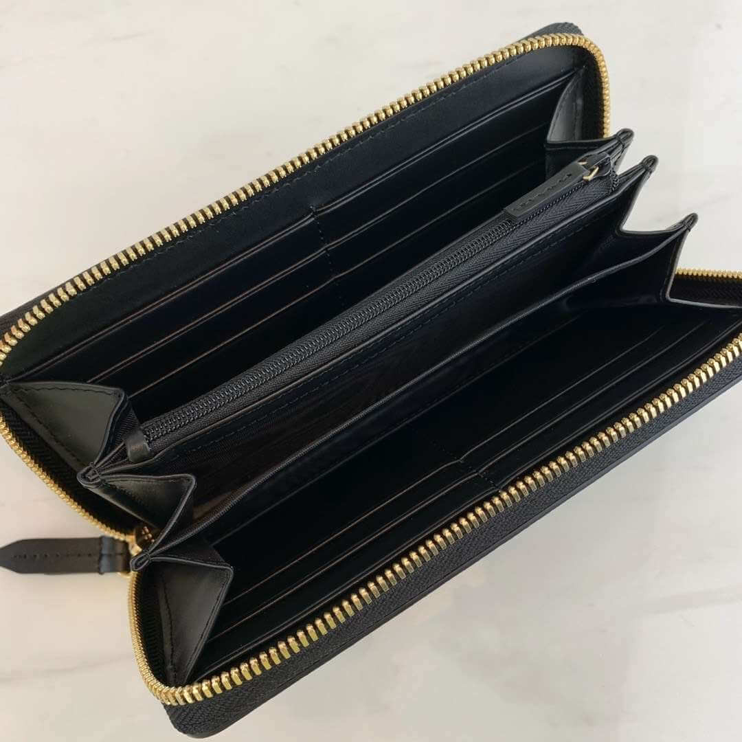 Gucci GG Supreme Zip Around Wallet 410102