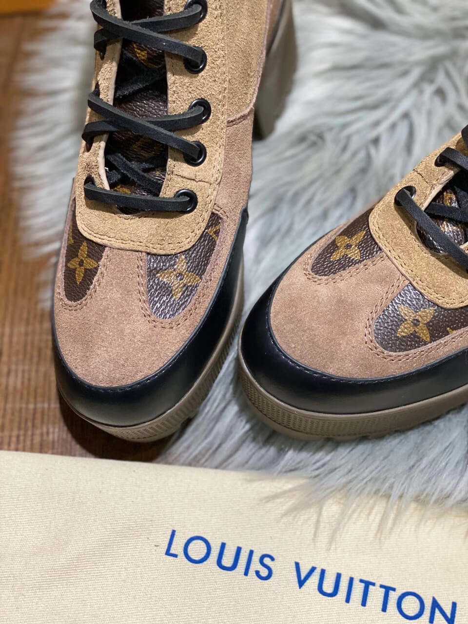 Louis Vuitton Laureate Desert Boot 1A4XXZ