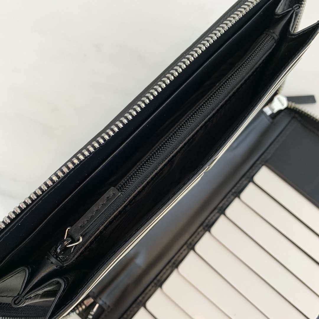 Gucci GG Supreme Zip Around Wallet 233194