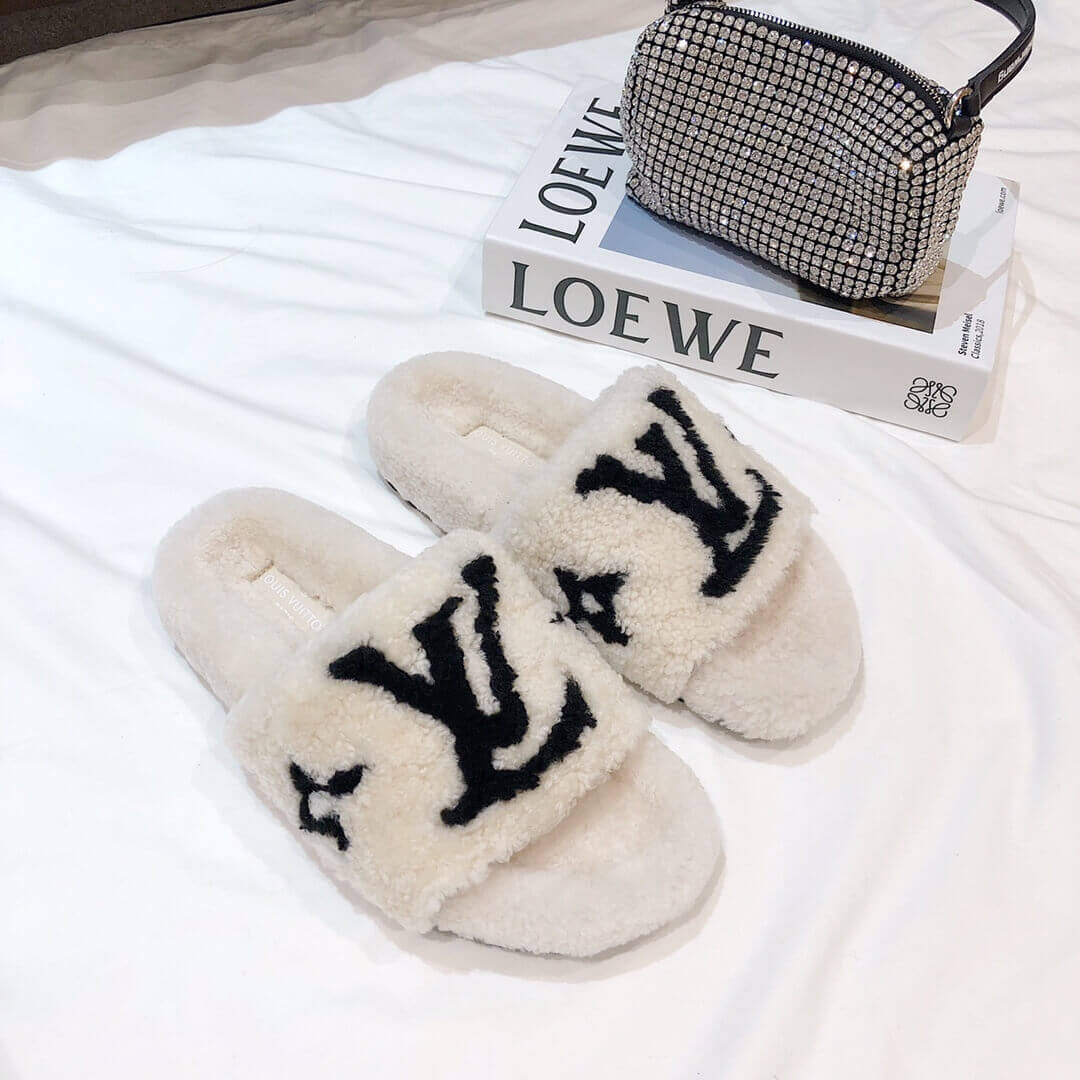Louis Vuitton Bom Dia Flat Mules Shearling 1A8CXB