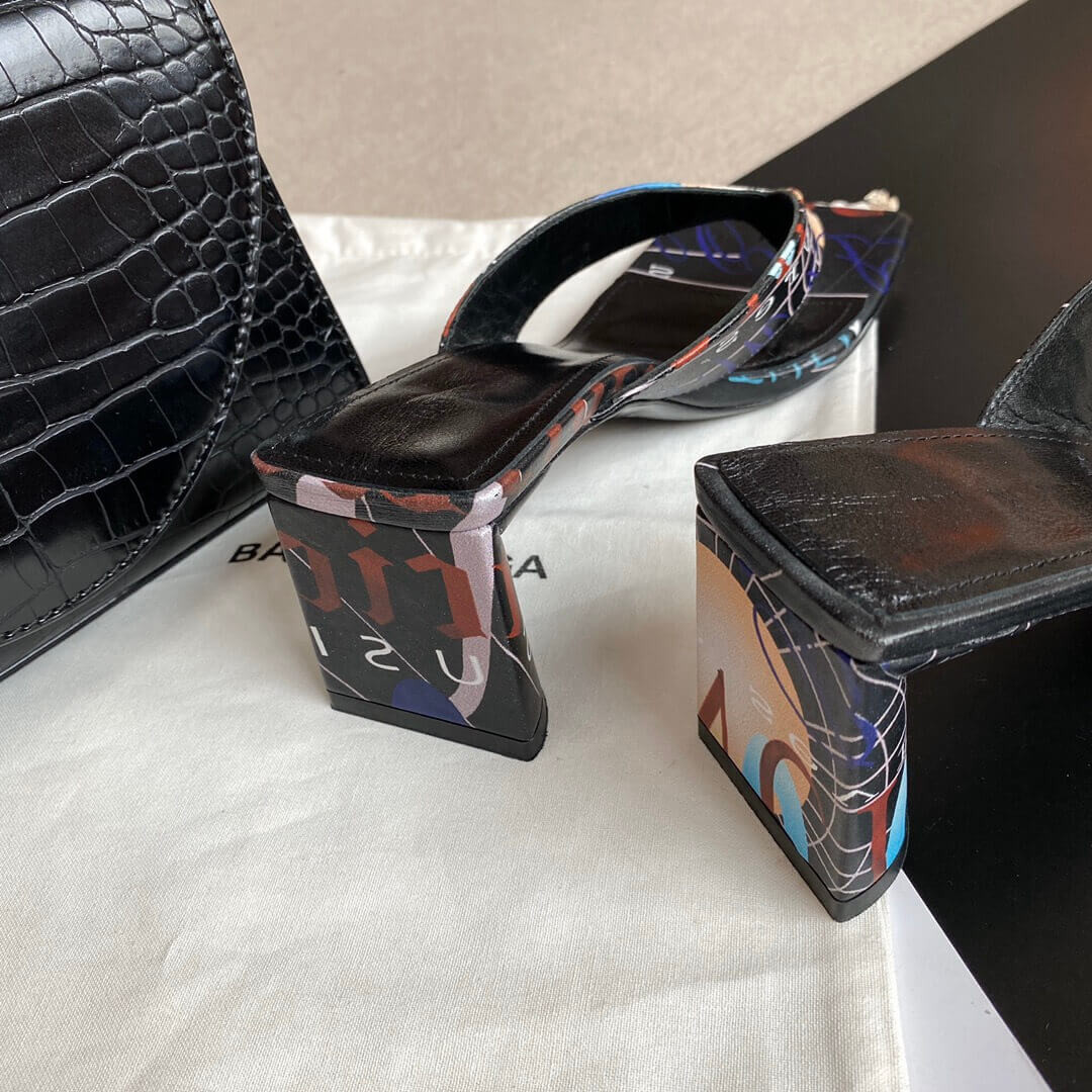 Balenciaga Logo T-bar sandals 434344-3