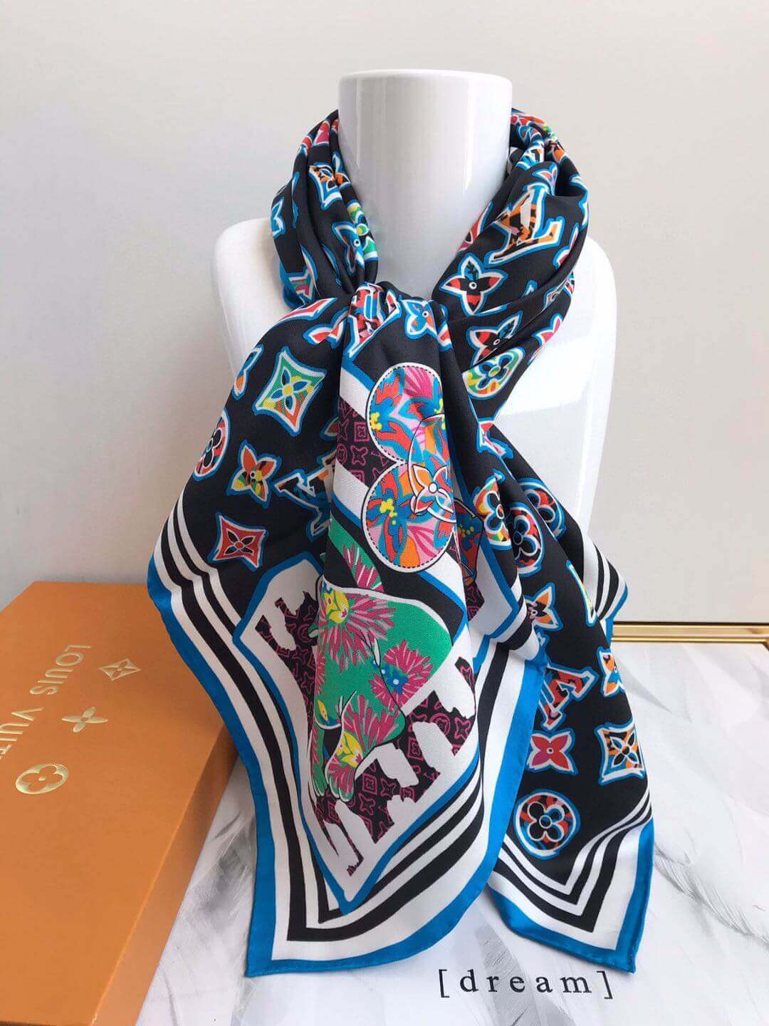 Louis Vuitton ABC Monogram Square M76126