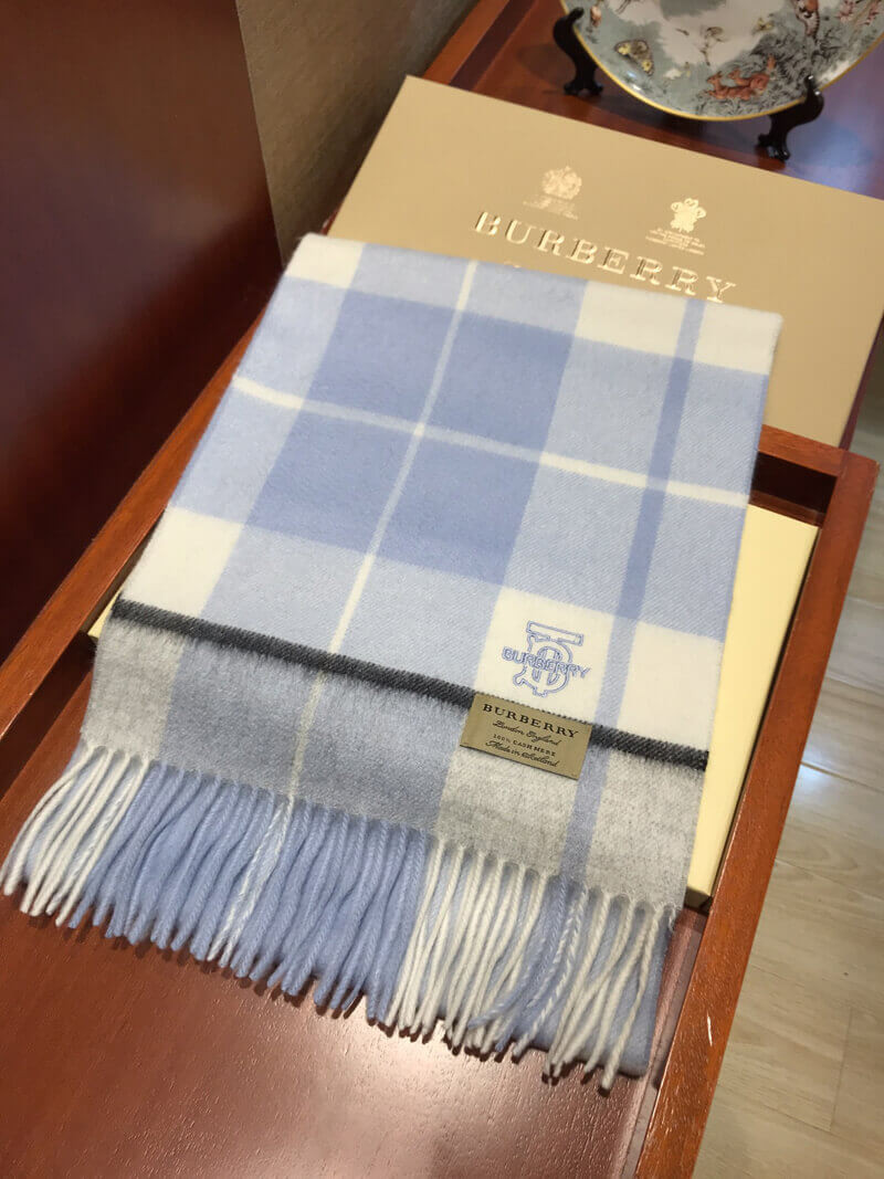 Burberry Unisex Check Wool Scarf 2402