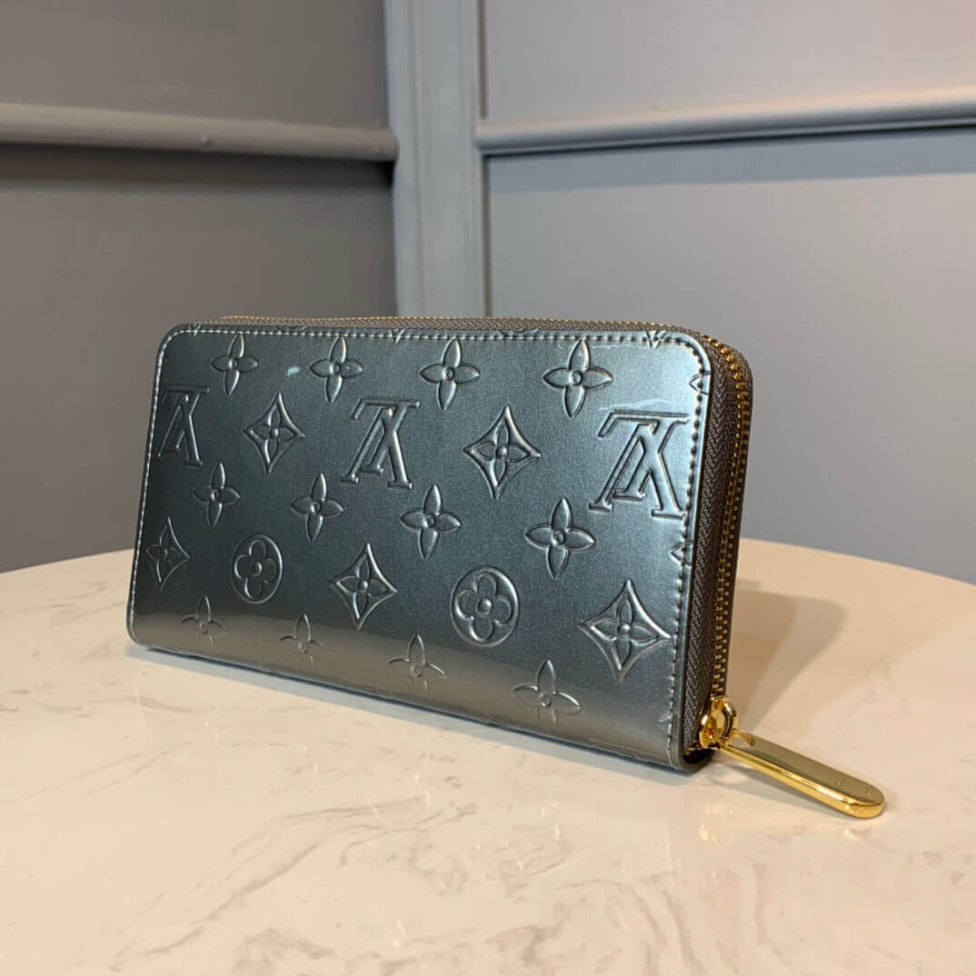 Louis Vuitton Monogram Vernis Leather Zippy Wallet M60017