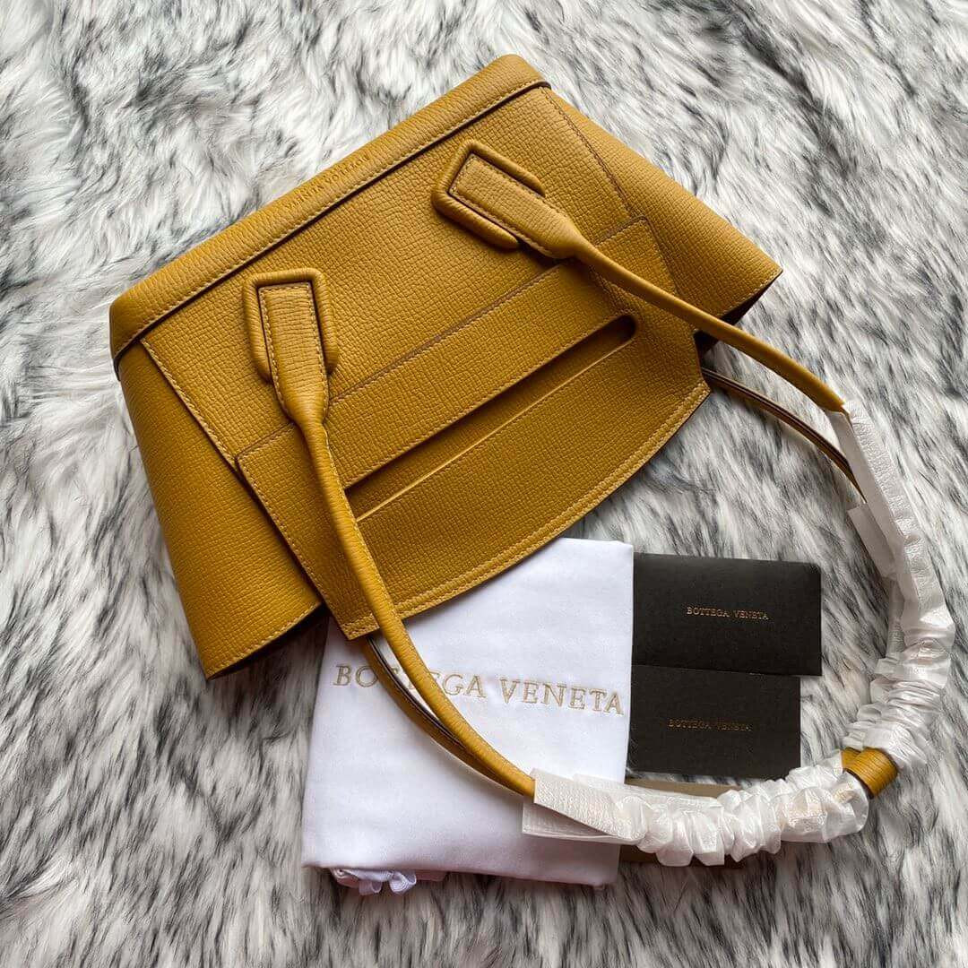 Bottega Veneta Small Arco In Grainy Calfskin 580725