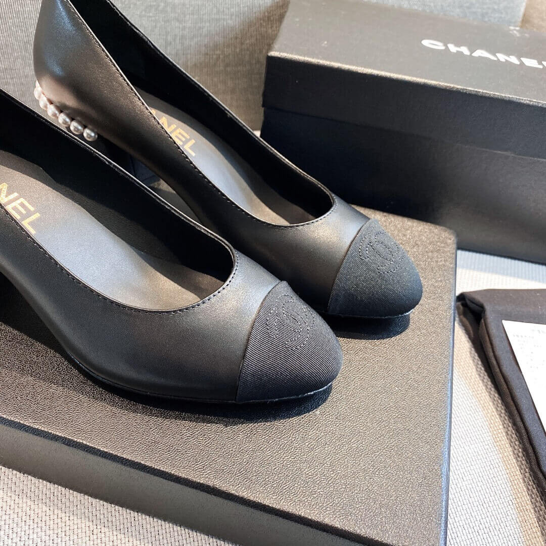 Chanel Pearl Embellished Pumps 32127