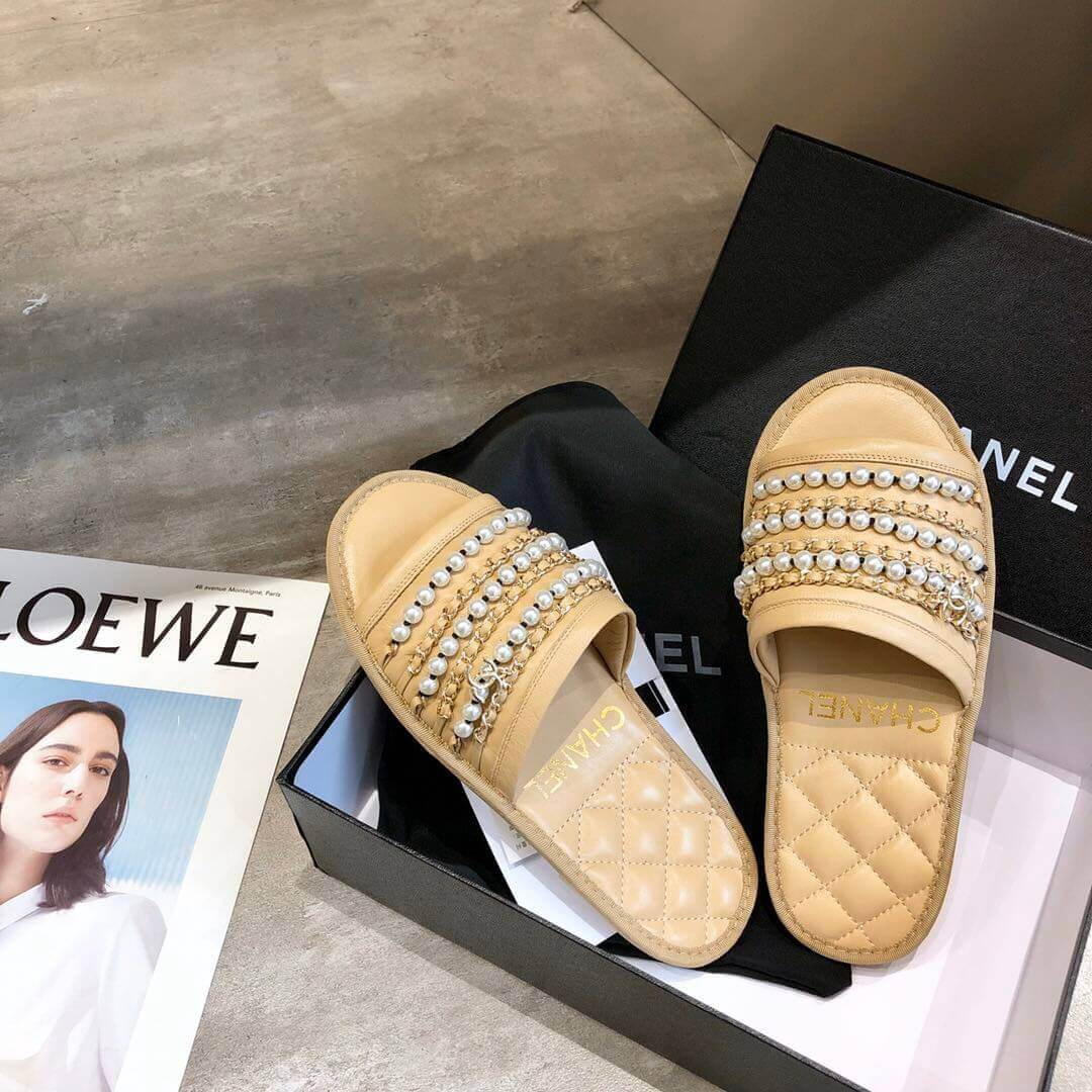 Chanel Chain and Pearl Slipper G34406