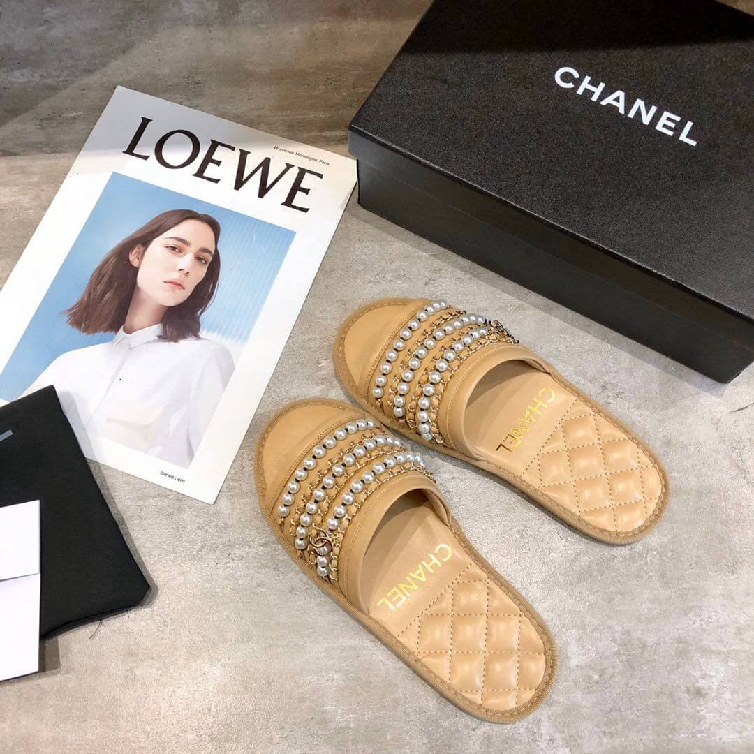 Chanel Chain and Pearl Slipper G34406