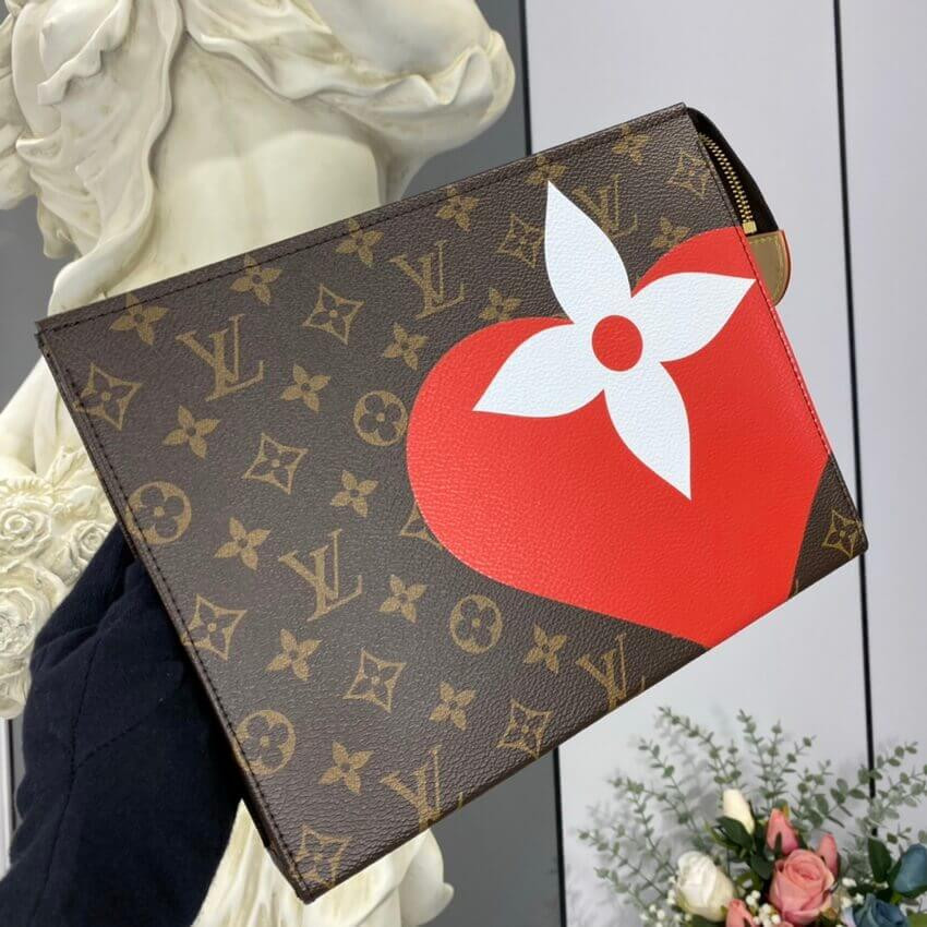 Louis Vuitton Game On Toiletry Pouch 26 M80282