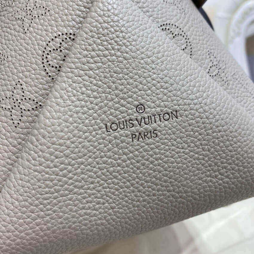 Louis Vuitton Beaubourg Hobo MM M56084