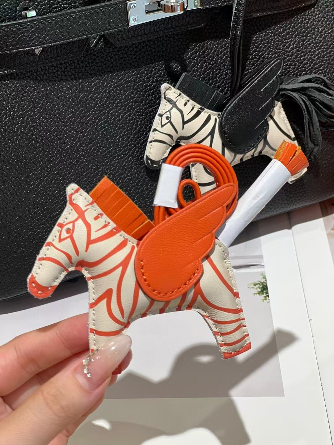 Handcrafted Hermès Pegasus keychain and silk scarf, free gift with orders over $500!