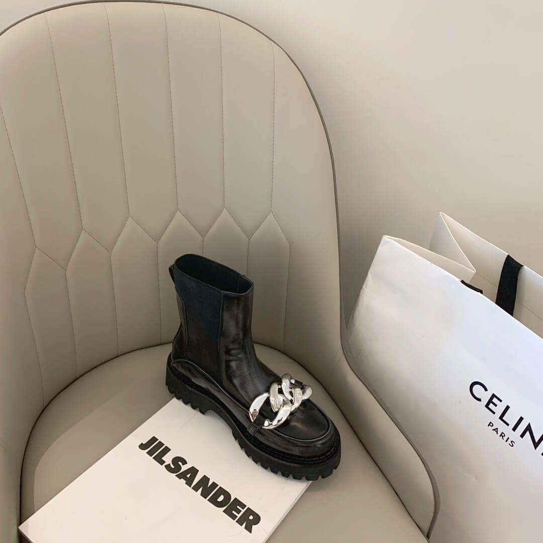 N°21 Chunky Chain-Embellished Ankle Boots Black