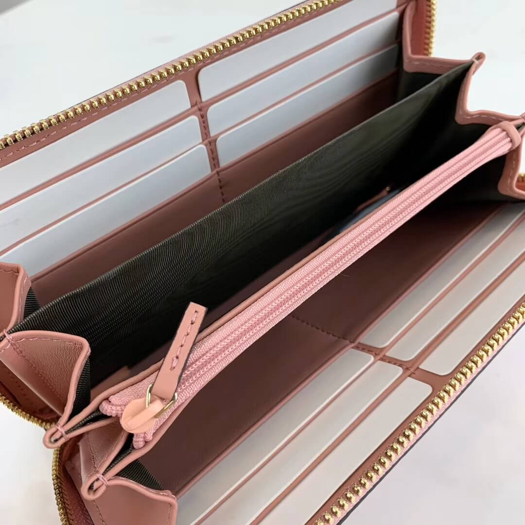 Gucci Signature Zip Around Wallet 410102