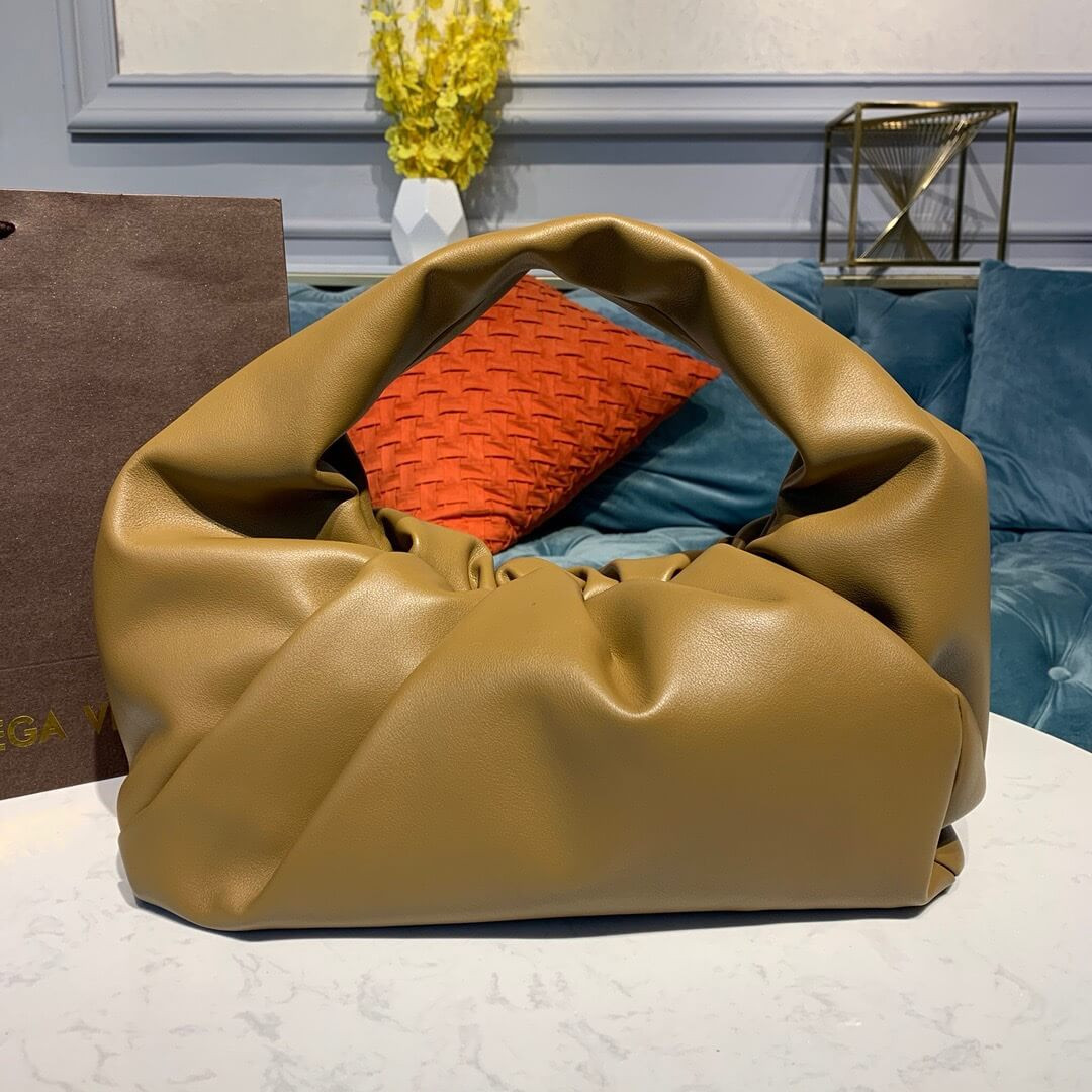 Bottega Veneta The Shoulder Pouch Small Leather Bag 610524