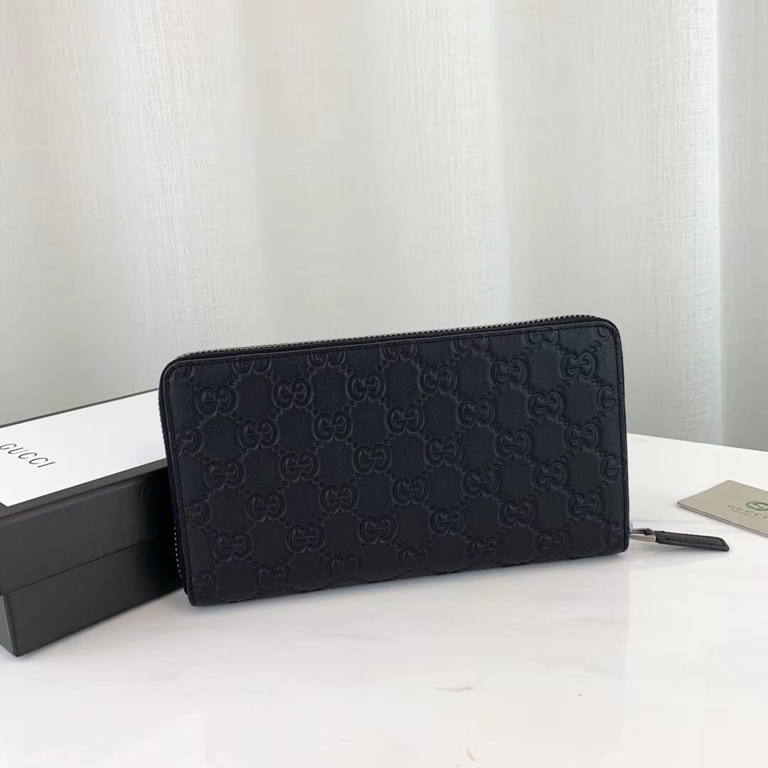 Gucci Signature Large Zip Around Wallet 447609