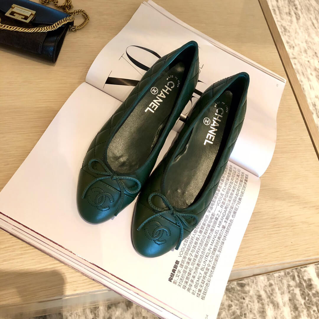 Chanel CC Quilted Leather CC Cap Toe Ballerinas G02819