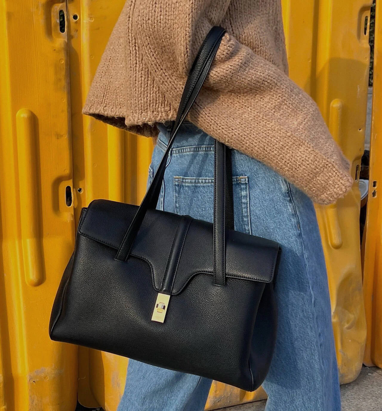 Celine Medium Soft 16 Bag In Grained Calfskin 195543