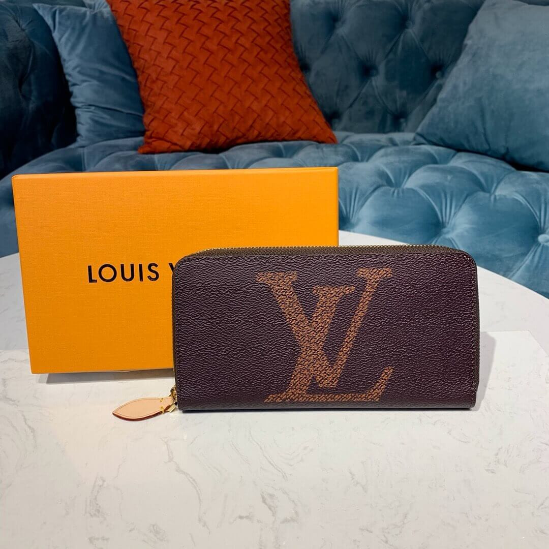 Louis Vuitton Monogram Giant Zippy Wallet M60017