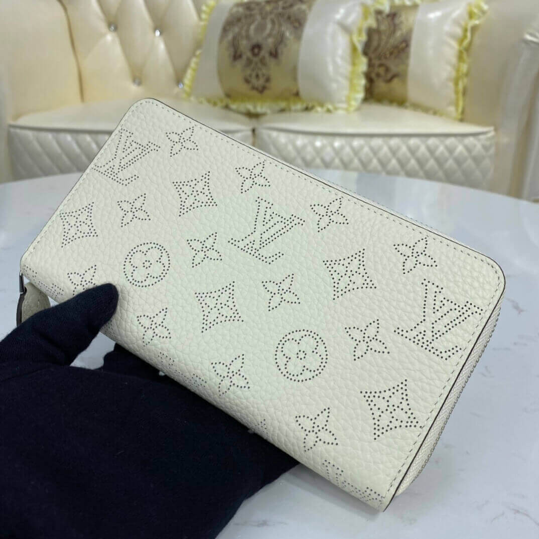 Louis Vuitton Mahina Leather Zippy Wallet M69032 M69215