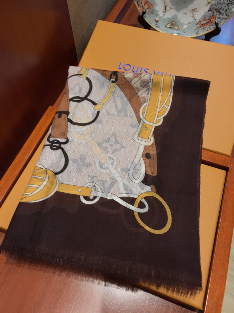 Louis Vuitton Monogram Classic Scarf 2453