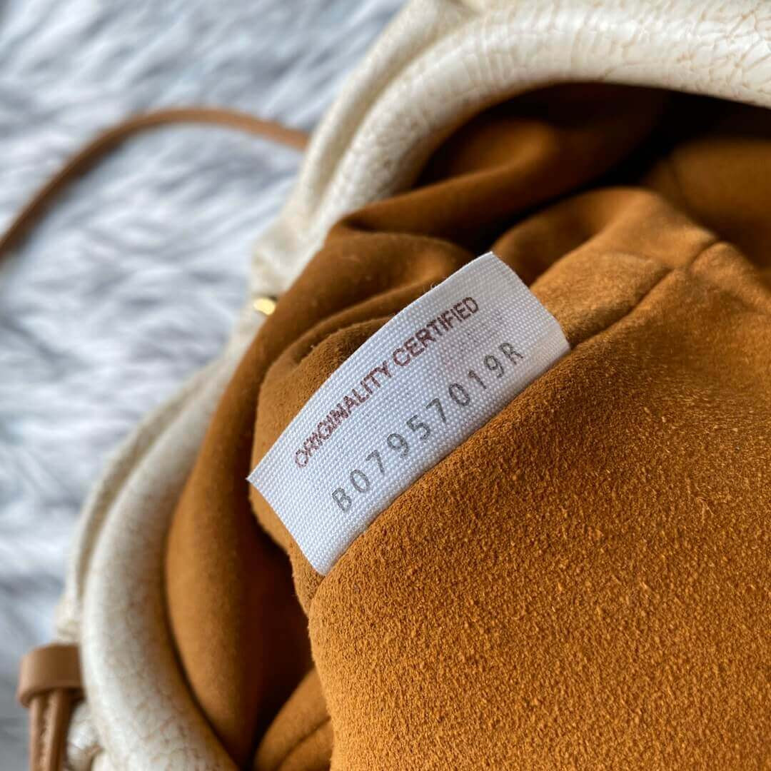 Bottega Veneta The Pouch 20 Clutch In Beige Craquele Leather 570927