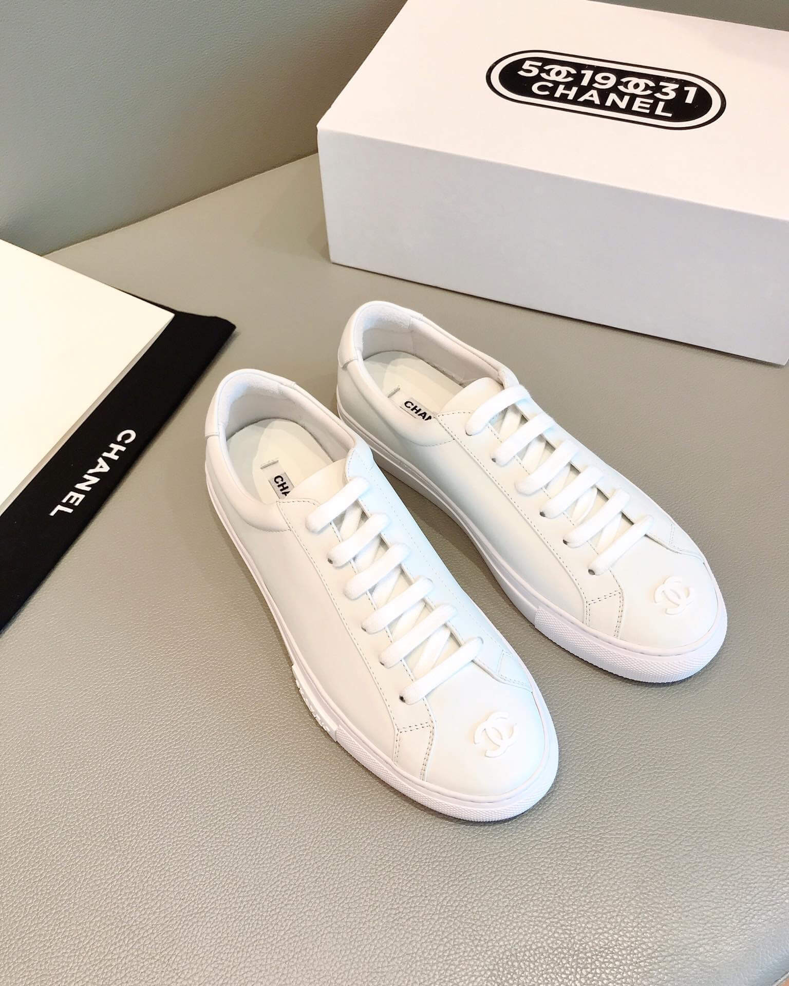 Chanel 2020ss Vintage Sneakers Embroidered White Logo
