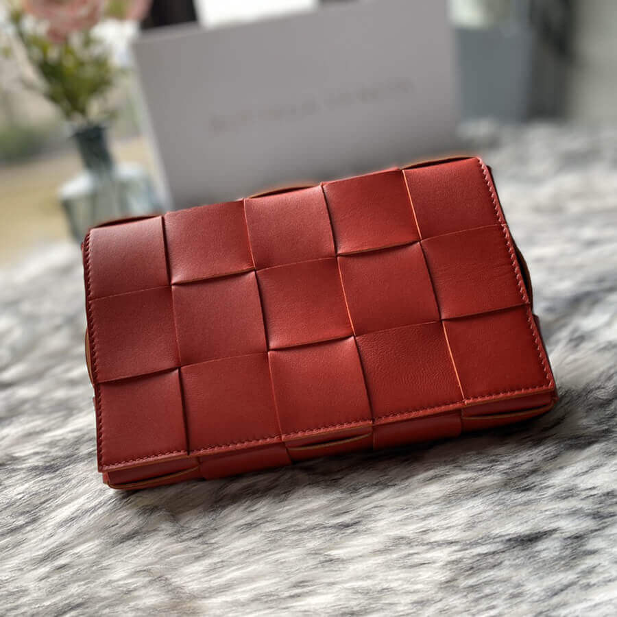 Bottega Veneta Maxi Weave Cassette Bag 578004