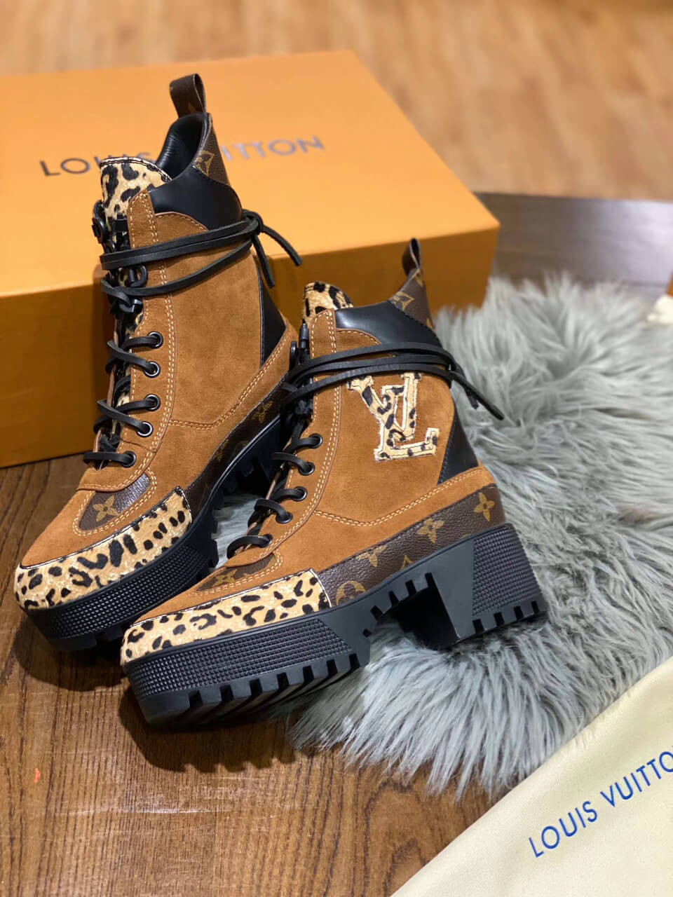 Louis Vuitton Laureate Desert Boot 1A5NOD