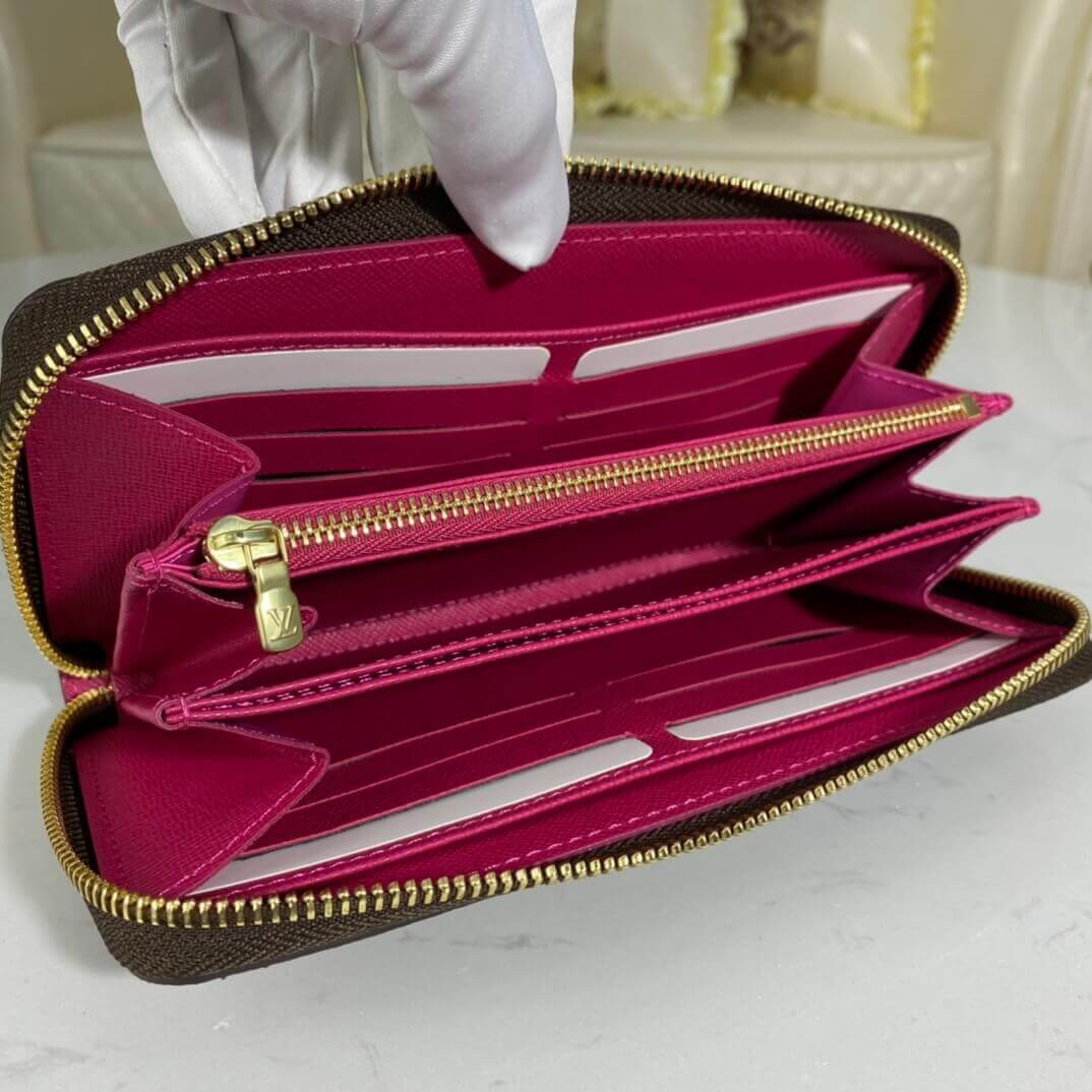 Louis Vuitton Christmas Animation 2020 Zippy Wallet M69750