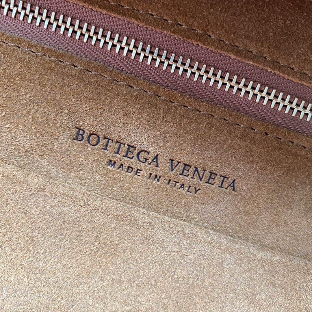 Bottega Veneta Small Arco In Grainy Calfskin 580725