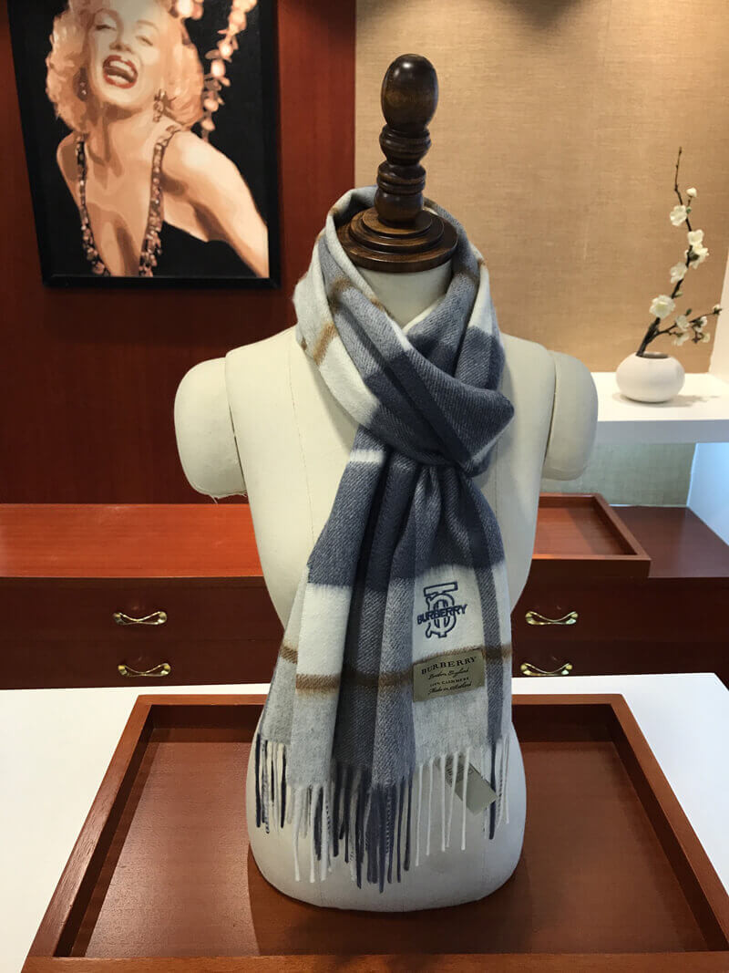 Burberry Unisex Check Wool Scarf 2404