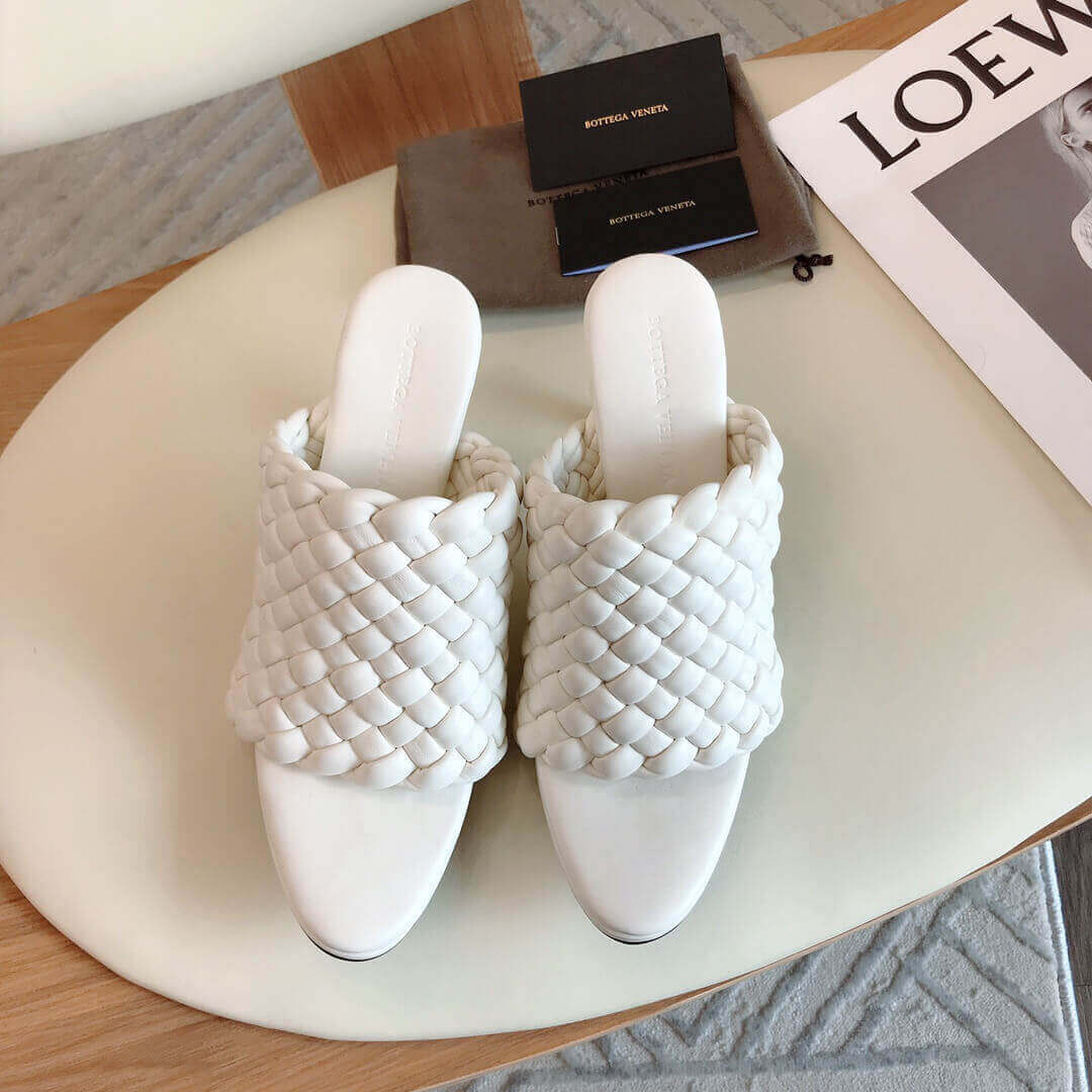 Bottega Veneta BV Curve Sandals 621340 White