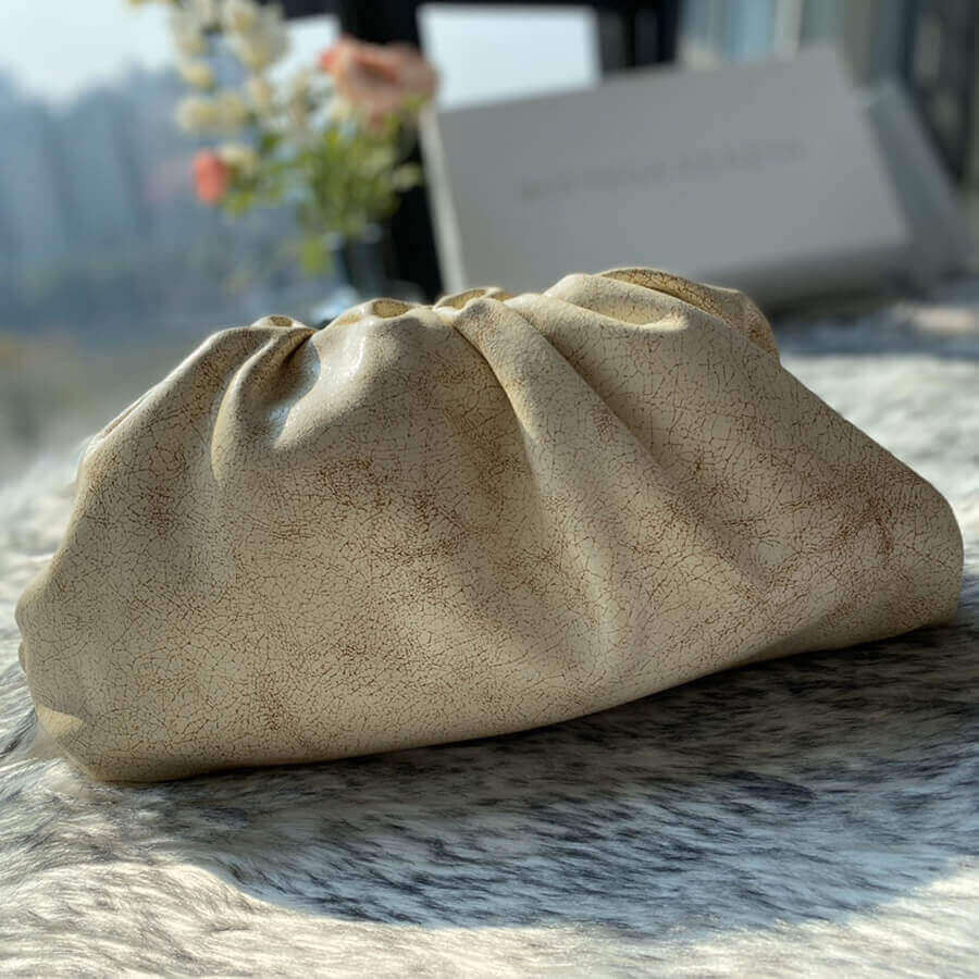 Bottega Veneta The Pouch 20 In Beige Craquele Leather 576227