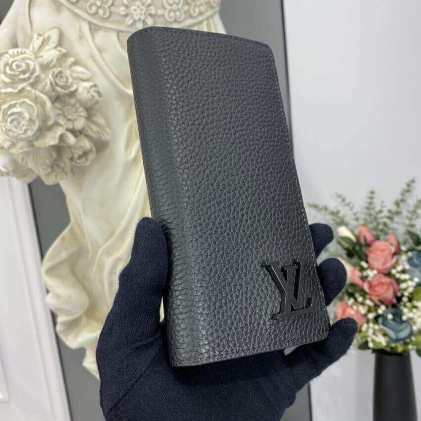 Louis Vuitton Grained Calf Leather Brazza Wallet M69980