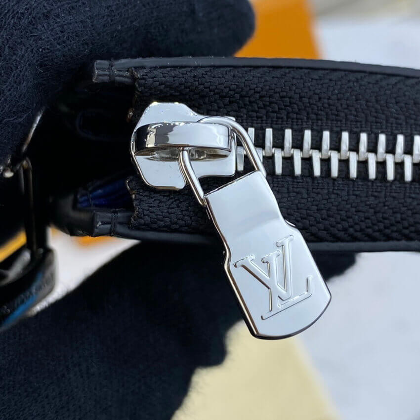 Louis Vuitton Zippy Dragonne M80932