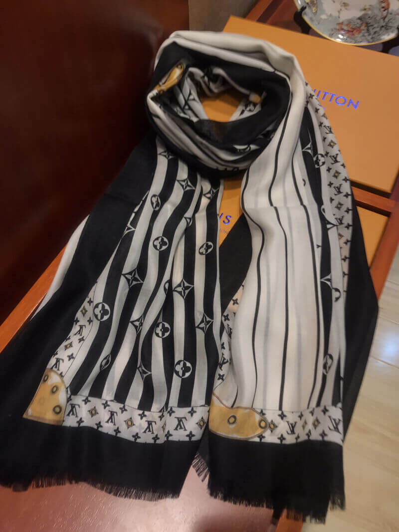 Louis Vuitton Monogram Confidential Scarf 2552
