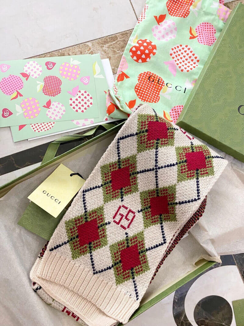 Gucci GG Argyle Wool Scarf 660631