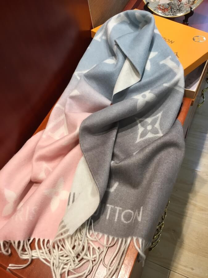 Louis Vuitton Heavy Monogram Cashmere Heavy Scarf M70869