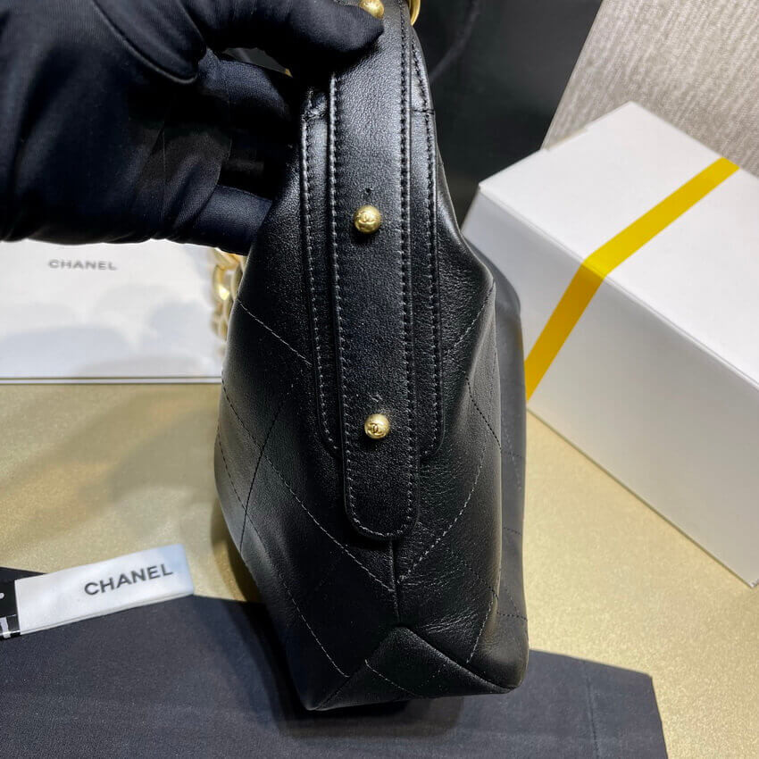 Chanel Black Calfskin Leathe Hobo Bag AS2910