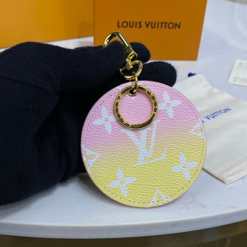 Louis Vuitton Illustre Bag Charm and Key Holder M00285