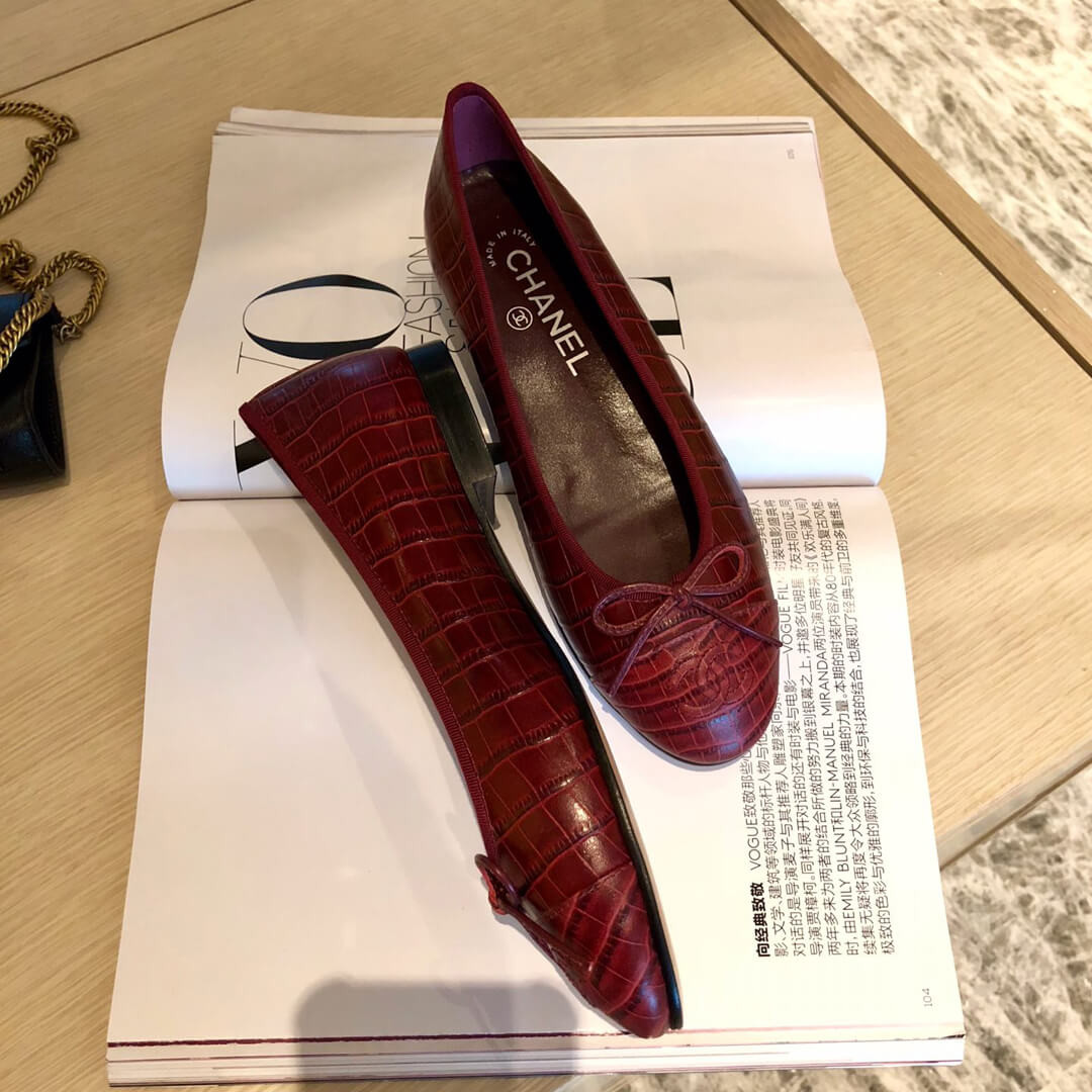 Chanel Crocodile Patent CC Cap Toe Flats Ballerinas G02819