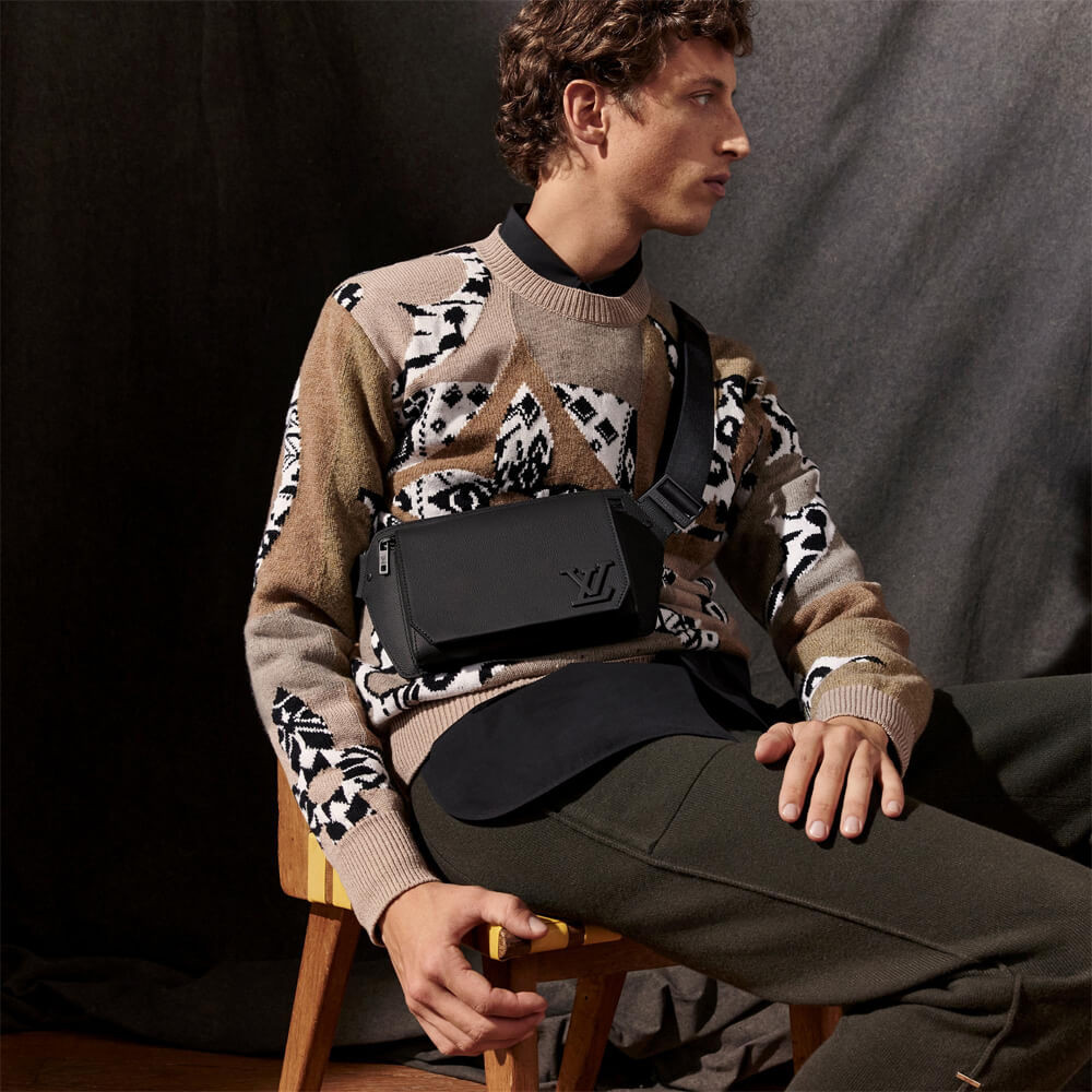 Louis Vuitton Grained Calf Leather Slingbag M57081