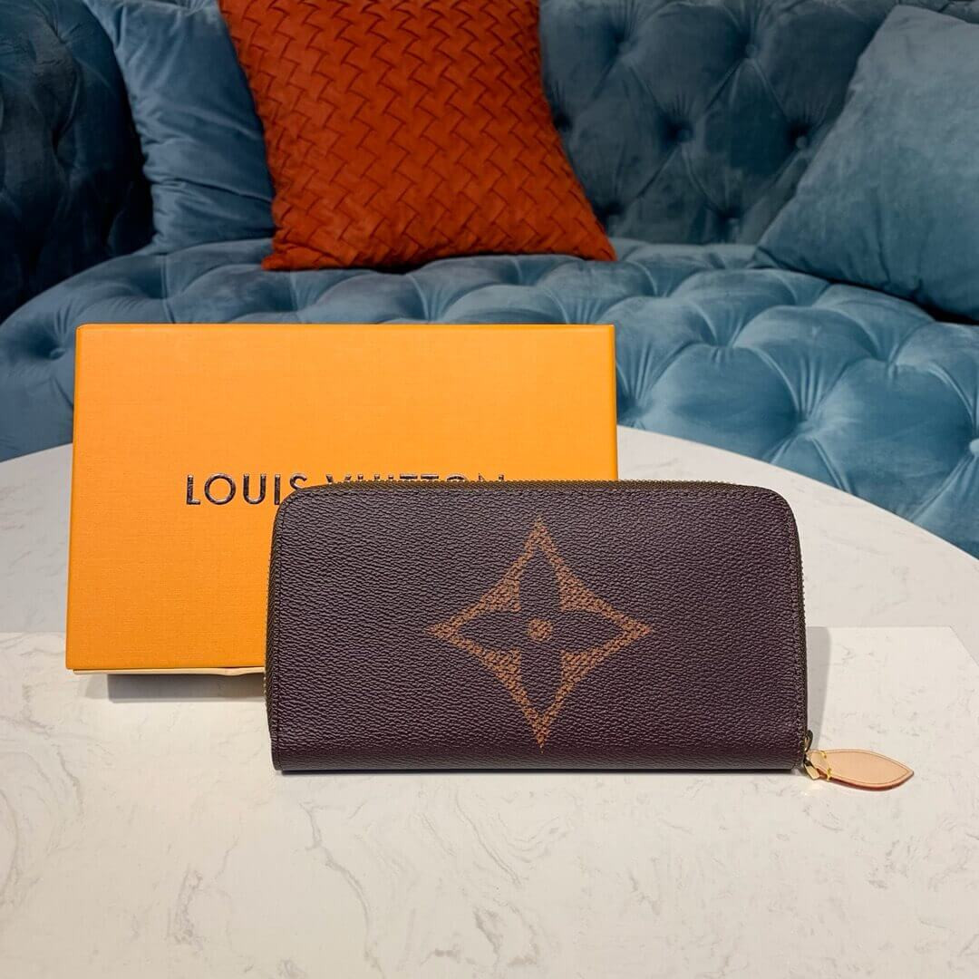 Louis Vuitton Monogram Giant Zippy Wallet M60017