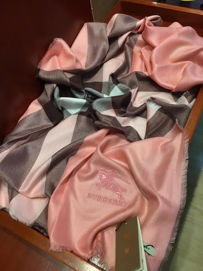 Burberry Check Wool Scarf 3743