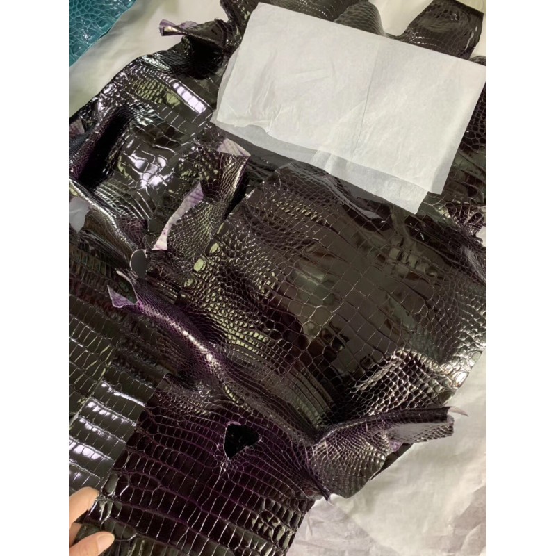 Hermes makes exclusive leather glossy American alligator:eggplant purple