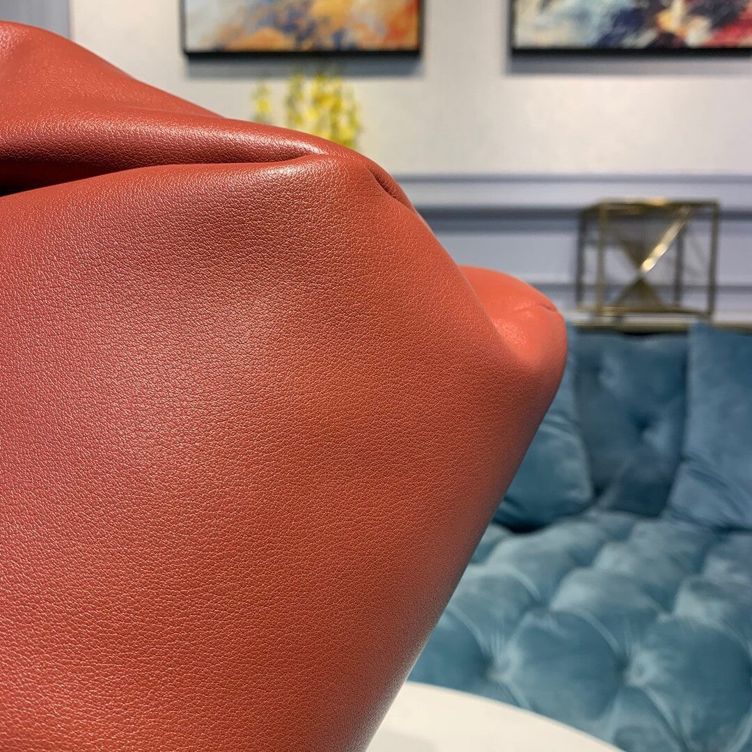 Bottega Veneta The Shoulder Pouch Large Leather Bag 607984